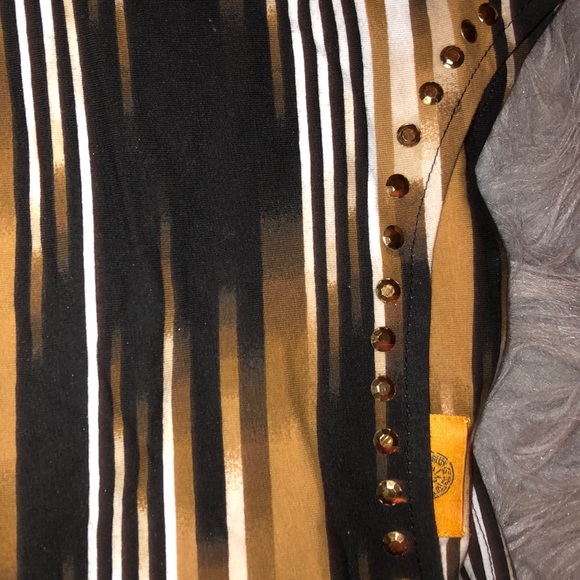 Top - Picture 2 of 2